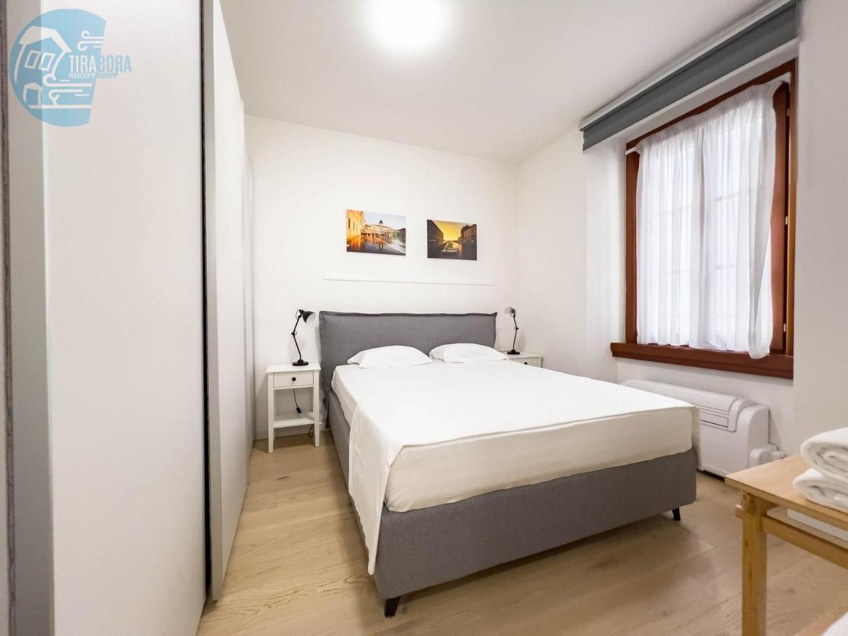 Piazza Della Borsa 3C Tirabora Short Rent Leilighet Trieste Eksteriør bilde