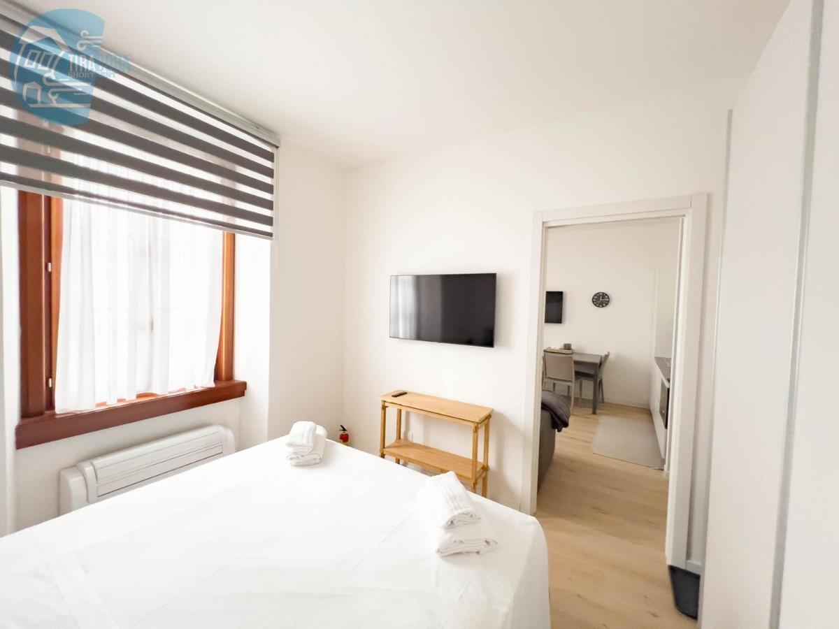 Piazza Della Borsa 3C Tirabora Short Rent Leilighet Trieste Eksteriør bilde