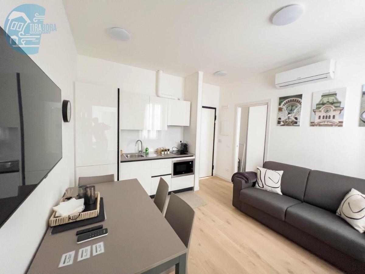 Piazza Della Borsa 3C Tirabora Short Rent Leilighet Trieste Eksteriør bilde