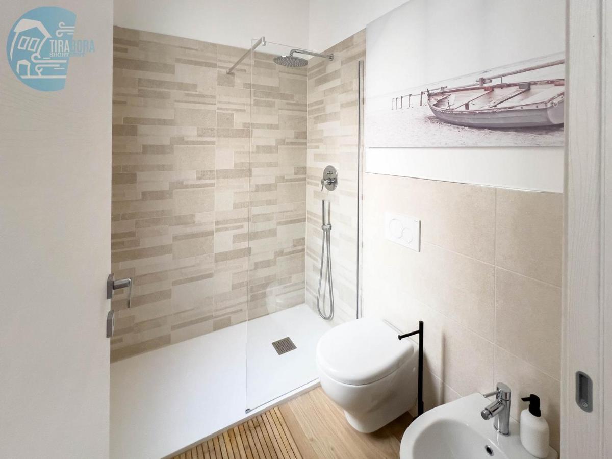 Piazza Della Borsa 3C Tirabora Short Rent Leilighet Trieste Eksteriør bilde
