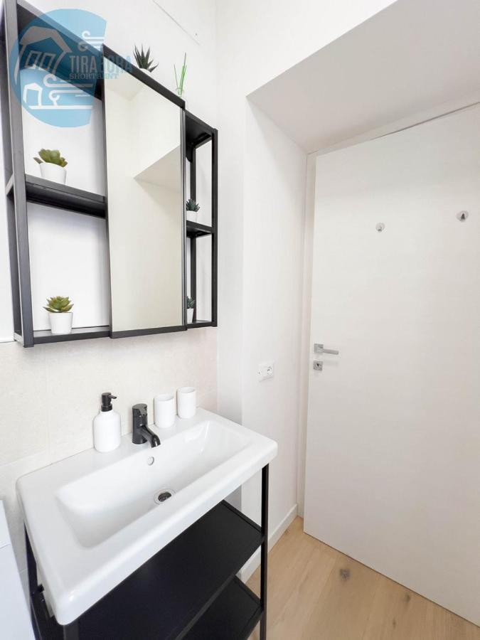 Piazza Della Borsa 3C Tirabora Short Rent Leilighet Trieste Eksteriør bilde